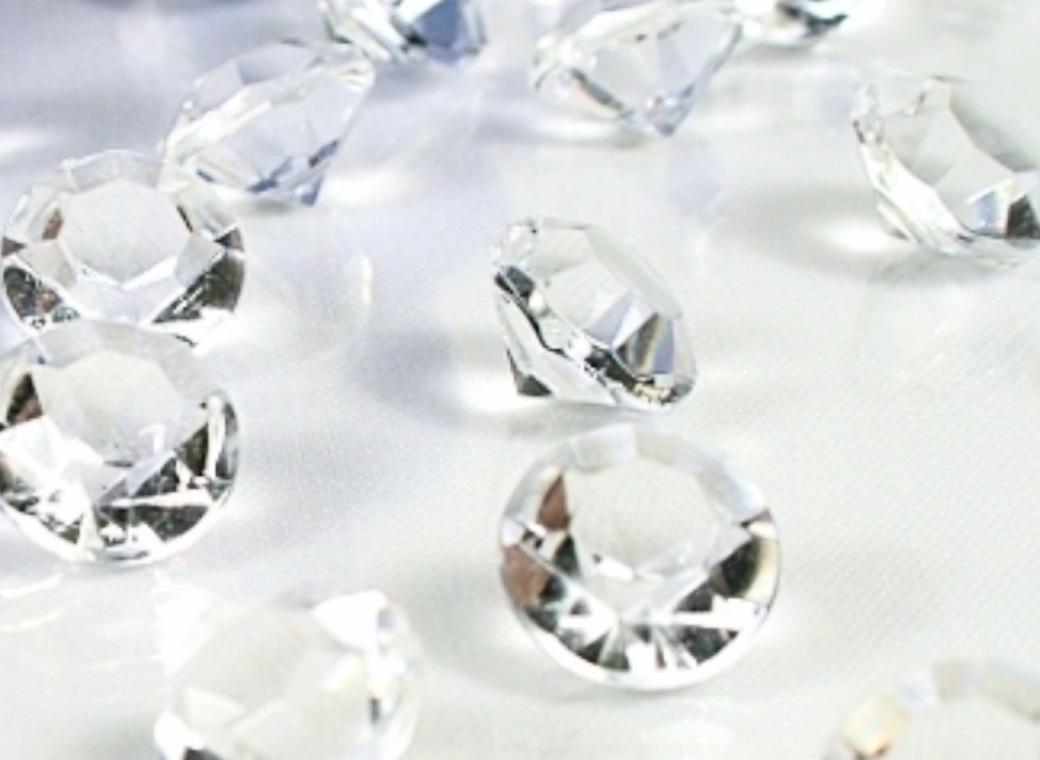 Acrylic Scatter Diamonds - Clear 30mm