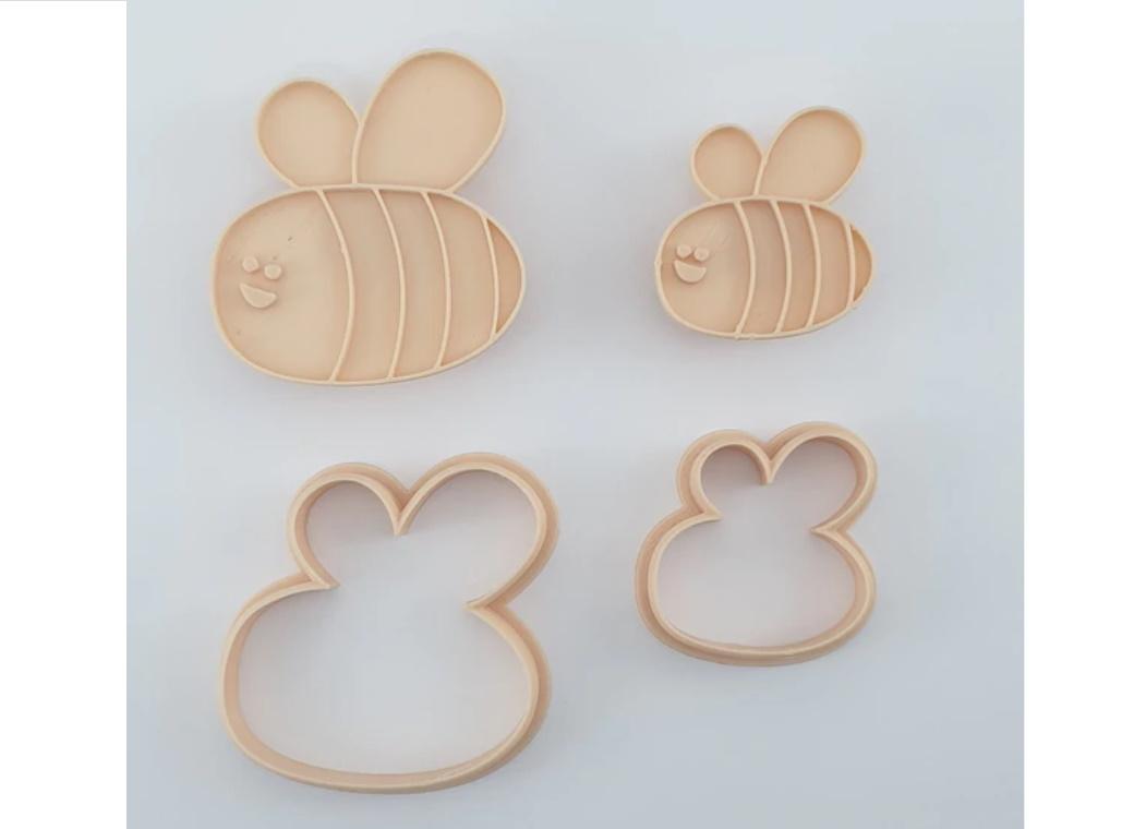 Little Biskut Bees 2pk Cutter Set