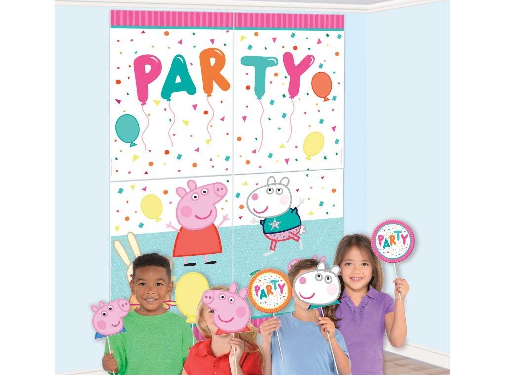 Peppa Pig Scene Setter with Photo Props