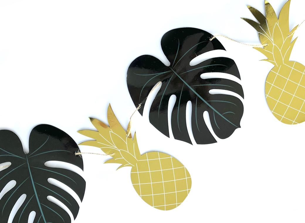 Palm Leaves & Pineapples Garland